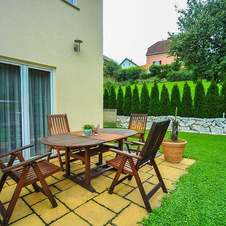Ferienwohnung Regina Sankt Peter-Freienstein Extérieur photo